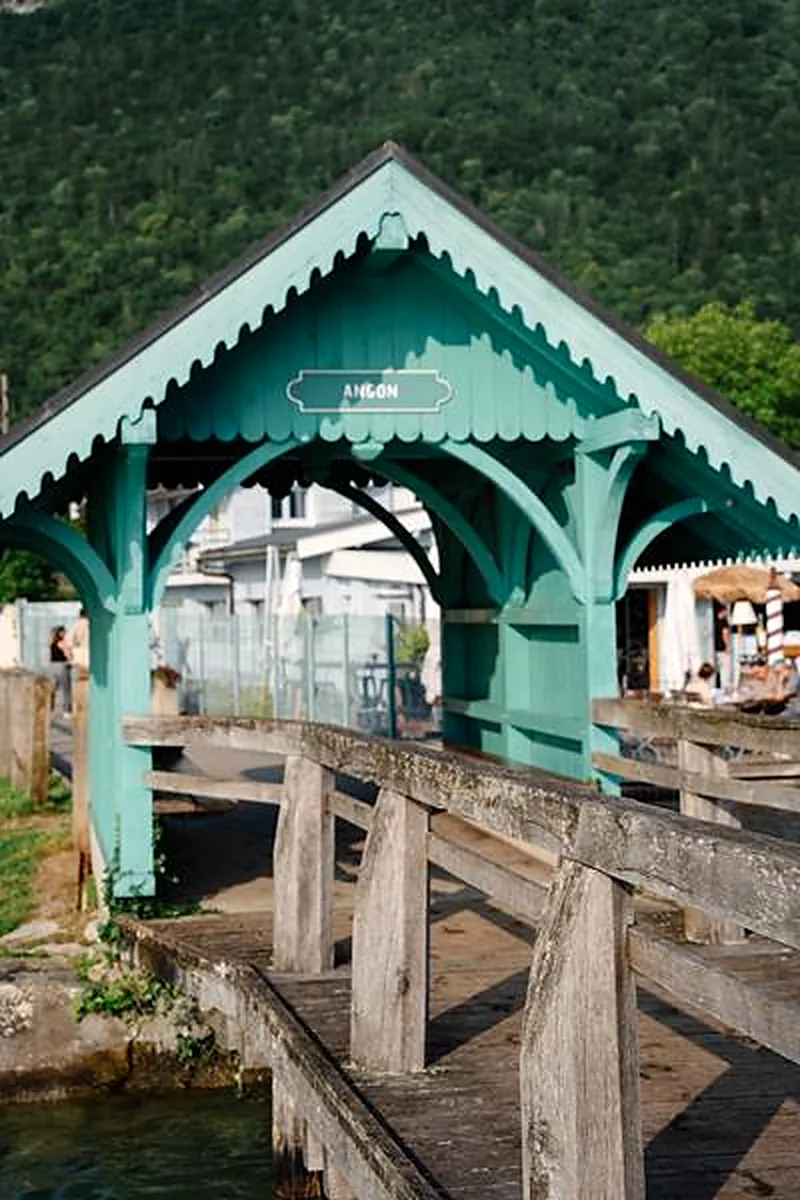 Embarcadère d'Angon sur le lac d'Annecy